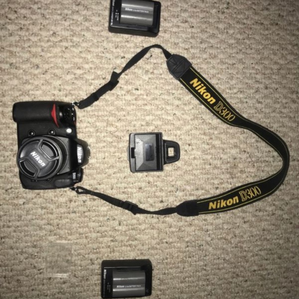 NIKON D300 GREAT CONDITION